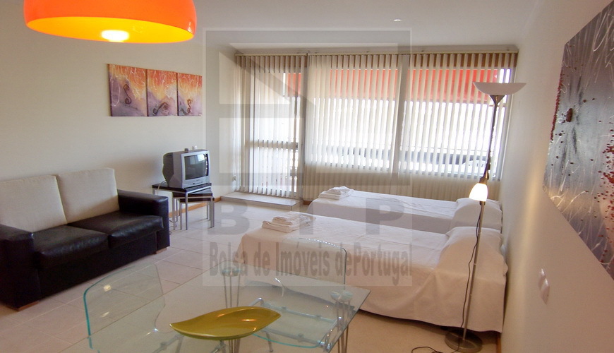 vilamoura apartment income