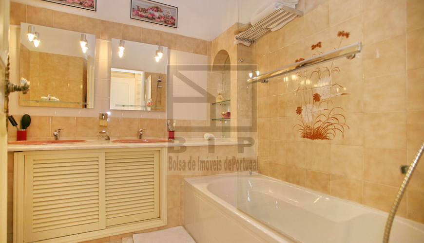 350.000 Vale do Garrao townhouse for sale