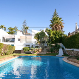 V3 Vila Vilamoura with pool