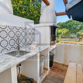 V2 Vilamoura House with garden